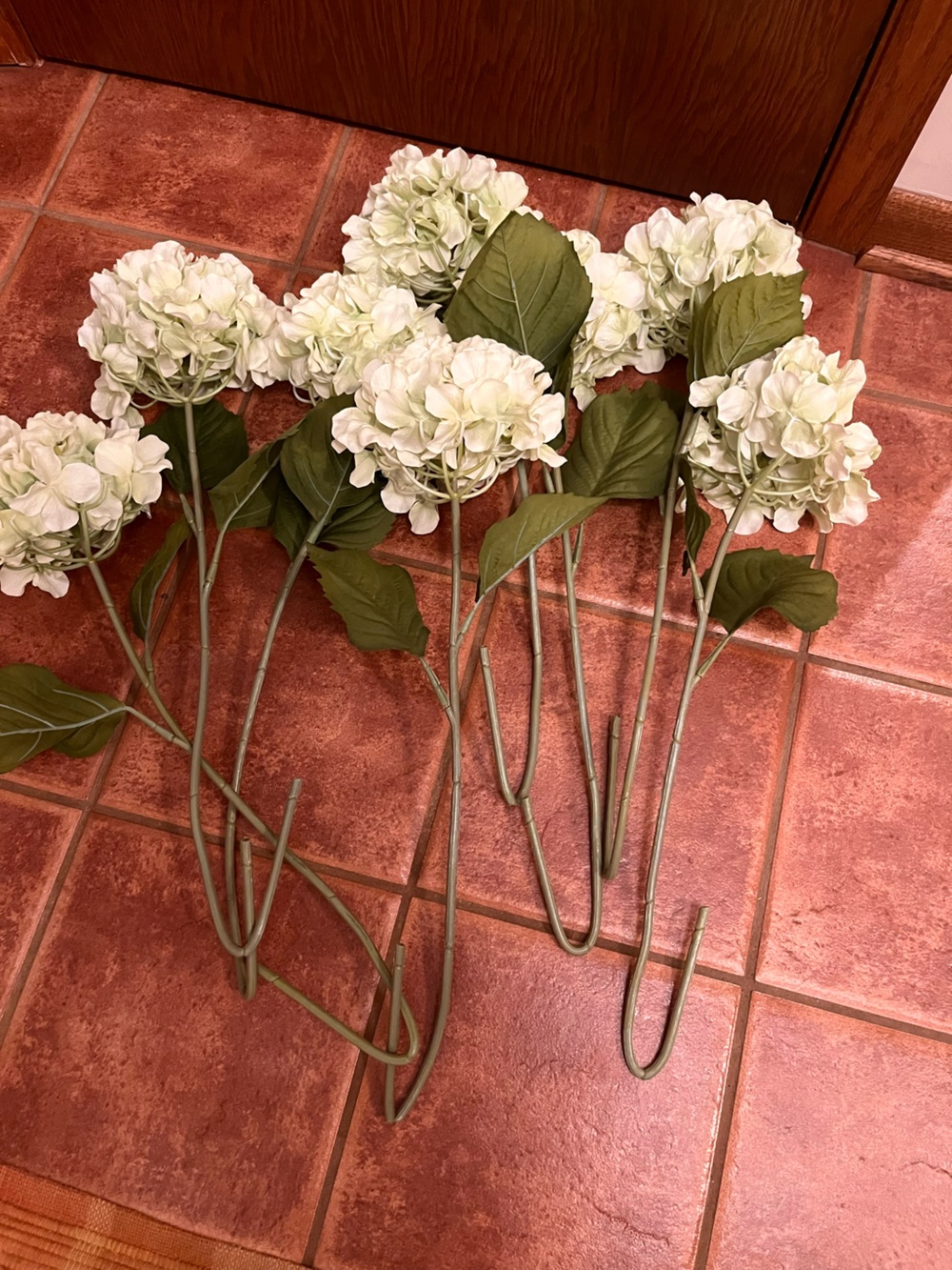 8 Stems of Hydrangeas - Light Green Color, Like New!
